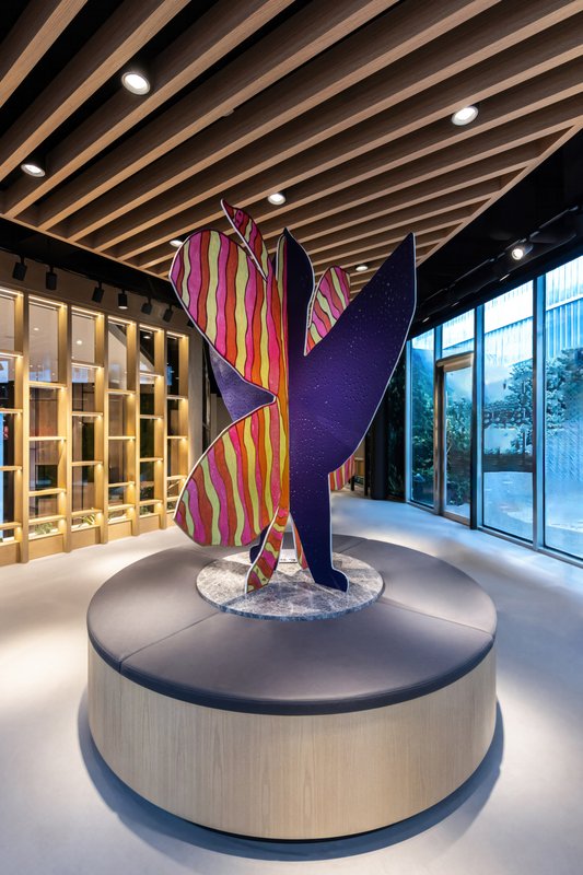 Saimaiyu Akesuk &amp; Alex Fischer, As a Bird, 2023, 84&times;58&times;58 in interlocking waterjet cut aluminum panels with painted and trimmed gicée surface treatment